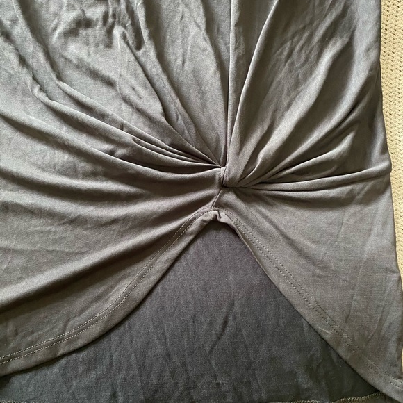 Sadie and Sage NWOT gray top - Picture 3 of 6